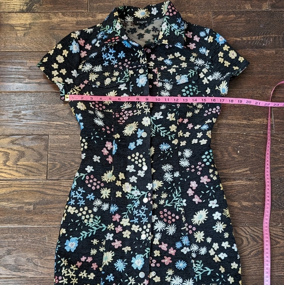 Storia Embroidered Mini Dress Black and Floral - Picture 4 of 9